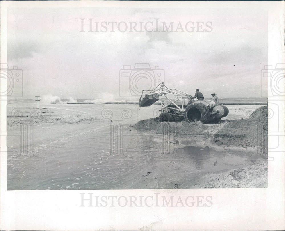 1967 Treasure Island, FL Sunset Beach Flooding Russell Fill Area Press Photo - Historic Images