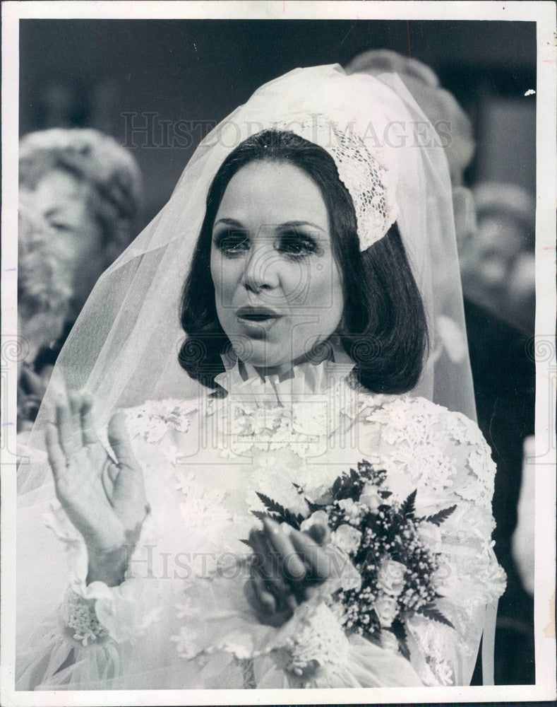 1974 Hollywood Actress Valerie Harper Press Photo - Historic Images