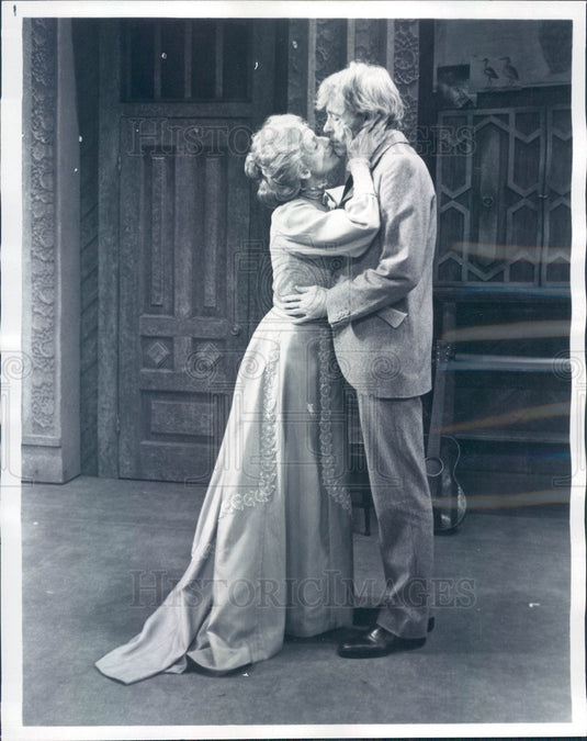 1979 Hollywood Actors Peter O'Toole & Jackie Burroughs Press Photo - Historic Images