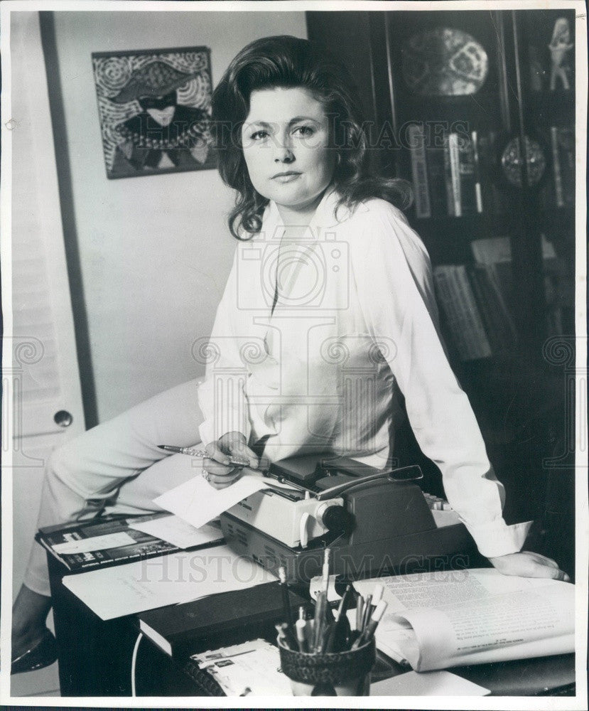 1968 Home Furnishings Expert &amp; Author Barbara Taylor Bradford Press Photo - Historic Images