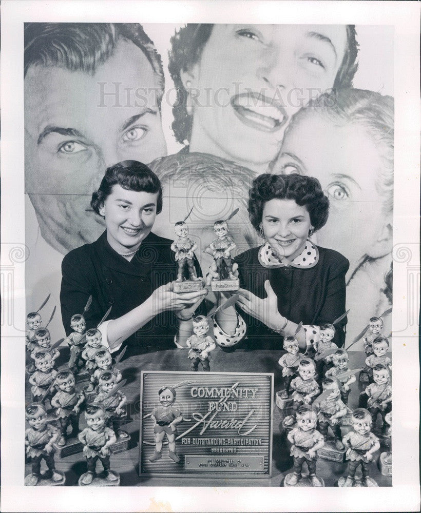 1953 Chicago, Illinois Community Fund Red Feather Oscar Awards Press Photo - Historic Images
