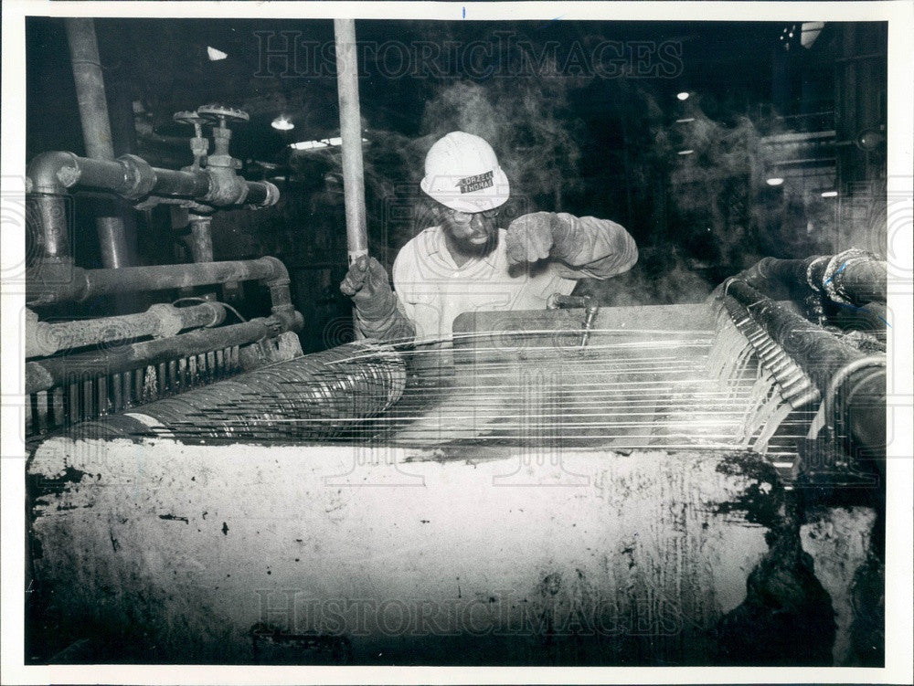 1981 Chicago, Illinois Amerwire Wire Galvanizing Line Press Photo - Historic Images