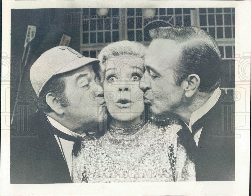 1974 Actors Stubby Kaye, Alice Faye, John Payne in Good News Press Photo - Historic Images
