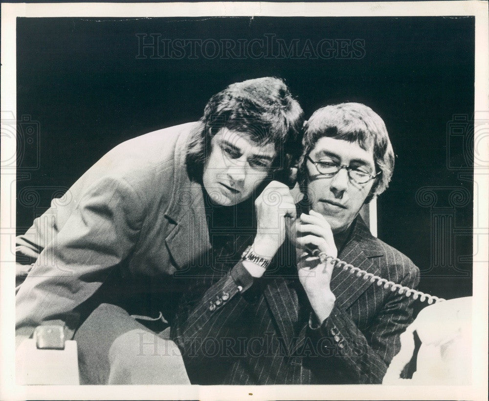 1975 Actors Dudley Moore &amp; Peter Cook in Good Evening Press Photo - Historic Images