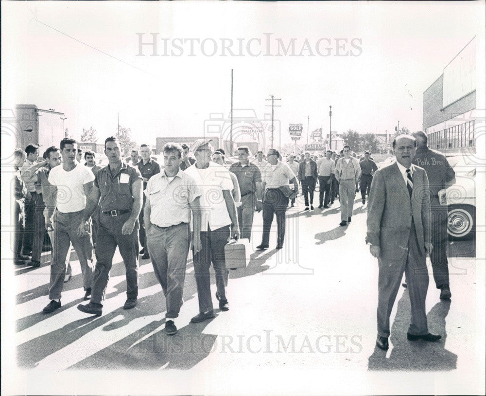 1962 Chicago, Illinois Polk Bros. Store Porter's Strike Press Photo - Historic Images