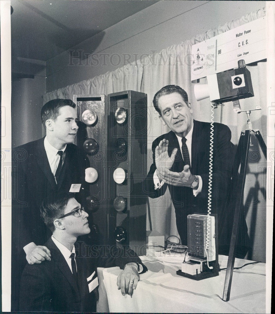 1967 Chicago, Illinois Student Science Fair Press Photo - Historic Images