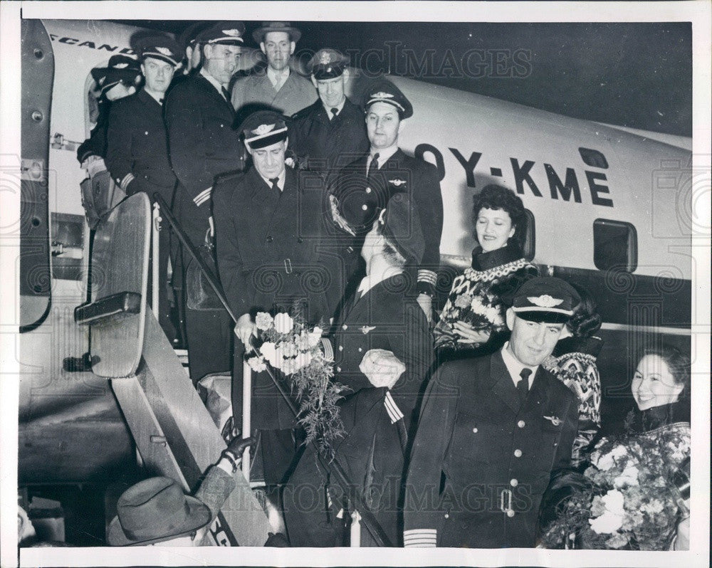 1952 Scandinavian Airlines Captain Povl Jensen and Crew Press Photo - Historic Images