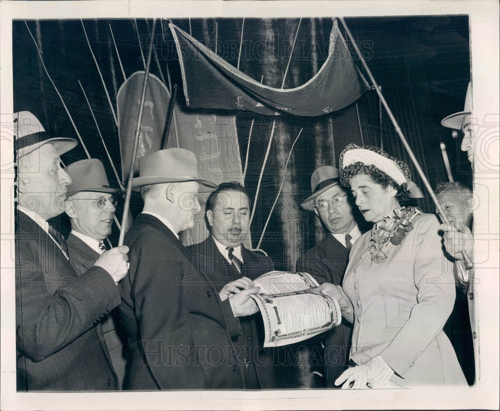 1947 Chicago, Illinois Yiddish Poet Selig Hebler Wedding Press Photo - Historic Images