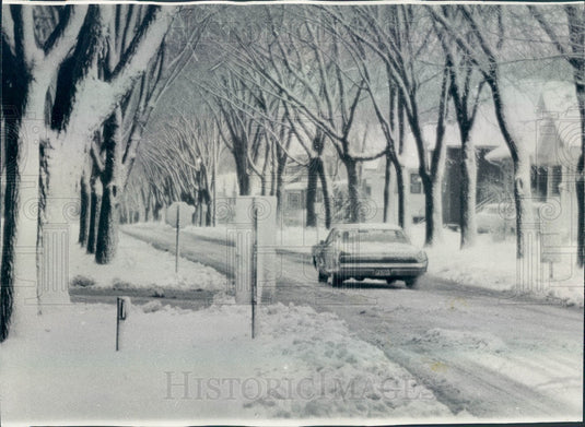 1965 Des Plaines, Illinois Christmas Morning Snow, Algonquin Rd Press Photo - Historic Images