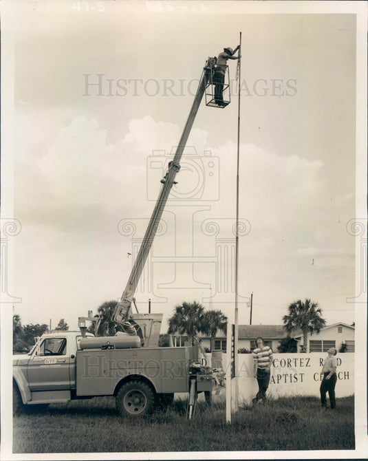 1971 Florida Cortez Road Baptist Church & GenTel Line Man Dick Kane Press Photo - Historic Images