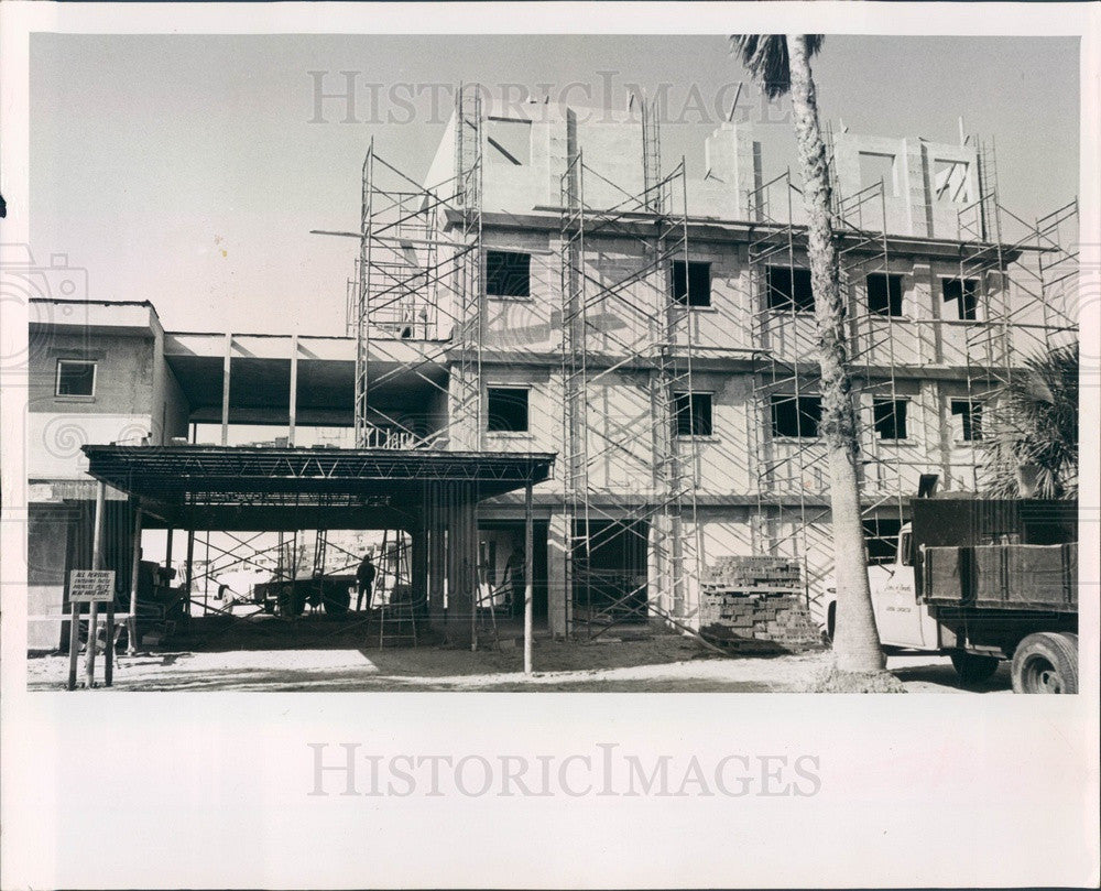 1963 St. Petersburg Beach, Florida Coral Reef Motel Construction Press Photo - Historic Images
