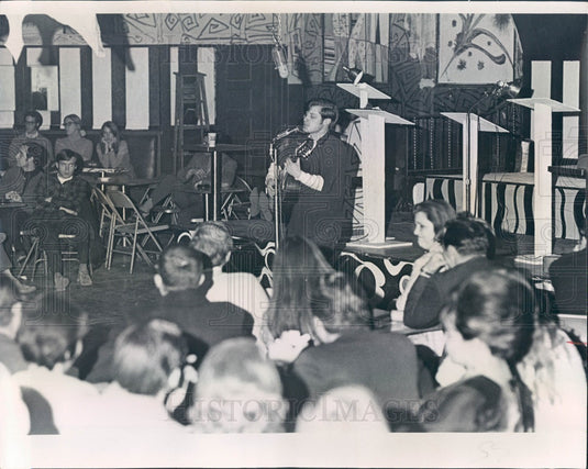 1968 Hollywood Actor & Folk Singer John Harrison Press Photo - Historic Images
