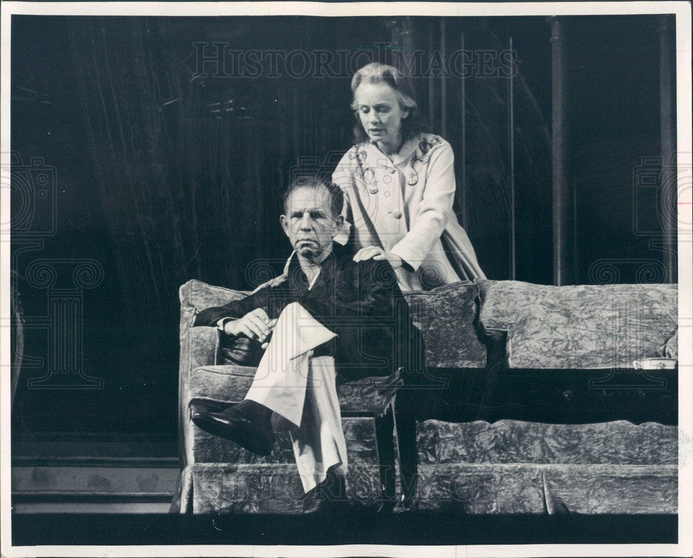 1967 Hollywood Actors Jessica Tandy &amp; Hume Cronyn A Delicate Balance Press Photo - Historic Images