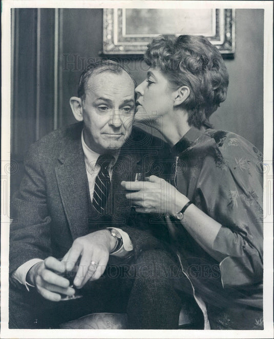 1968 Hollywood Actors Bernard Hughes & Michaele Myers Press Photo - Historic Images
