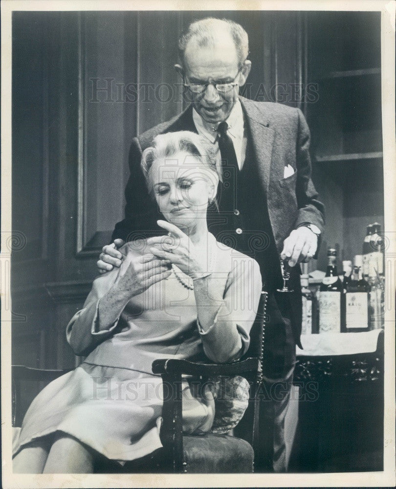 1967 Hollywood Actors Jessica Tandy &amp; Hume Cronyn A Delicate Balance Press Photo - Historic Images