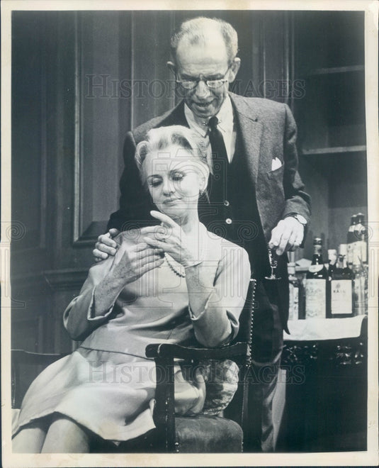 1967 Hollywood Actors Jessica Tandy & Hume Cronyn A Delicate Balance Press Photo - Historic Images