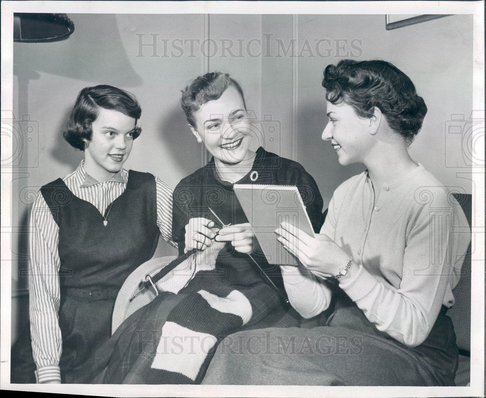 1954 Hollywood Actors Martha Randall/Nancy Brown/Phyllis Klein Press Photo - Historic Images