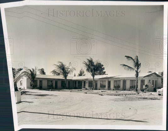 Undated St. Petersburg Florida Dolphin Motel Press Photo - Historic Images