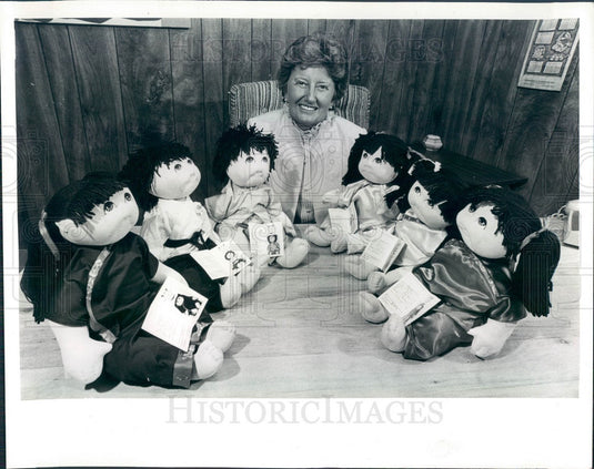 1984 Hong Kong Rice Paddy Dolls & St. Pete Store Owner Patti Combs Press Photo - Historic Images
