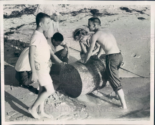 1962 Siesta Key, Florida Sodium Sludge Drum & Discoverer Tom Chapman Press Photo - Historic Images