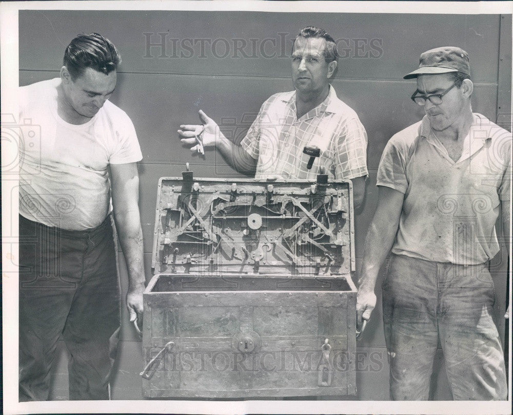 1965 Wells Fargo Strongbox &amp; St. Petersburg Florida Downing&#39;s Forge Press Photo - Historic Images