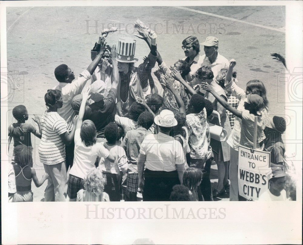 1977 St. Petersburg, Florida Webb&#39;s City Shopping Center Celebration Press Photo - Historic Images