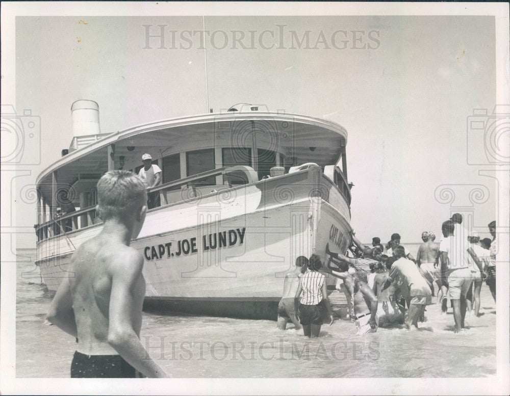 1957 St. Petersburg Florida Grounded Fishing Vessel Capt Joe Lundy Press Photo - Historic Images