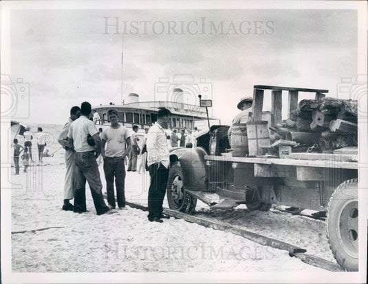 1957 St. Petersburg Florida Fishing Vessel Capt Joe Lundy Rescuers Press Photo - Historic Images