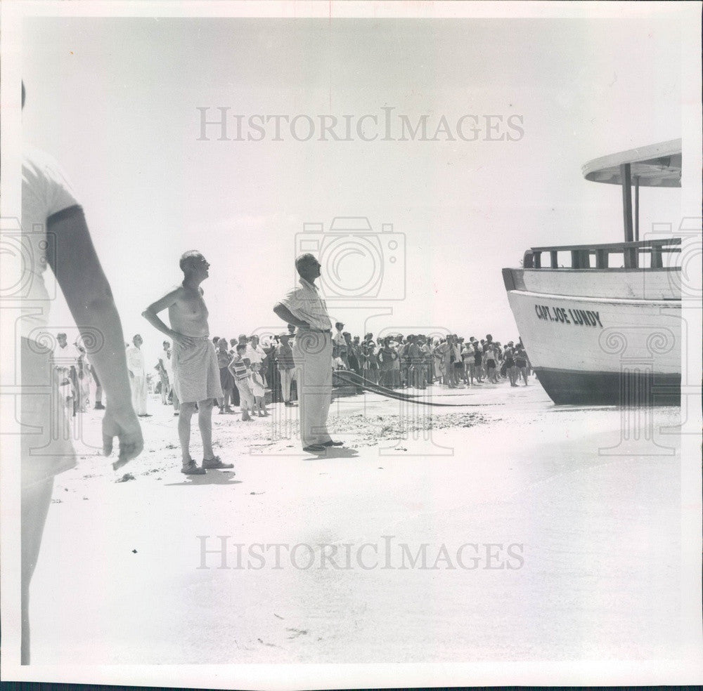 1957 St. Petersburg Florida Grounded Fishing Vessel Capt Joe Lundy Press Photo - Historic Images