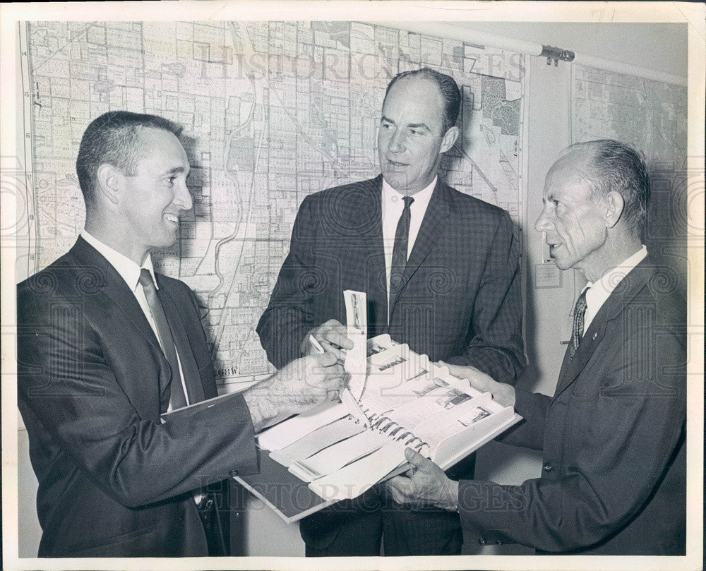 1968 Denver, Colorado Board of Realtors President Cozart Press Photo - Historic Images