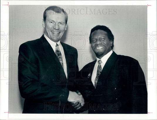 1992 Denver, Colorado Rev. Leon Kelley & Dan Issel Press Photo - Historic Images