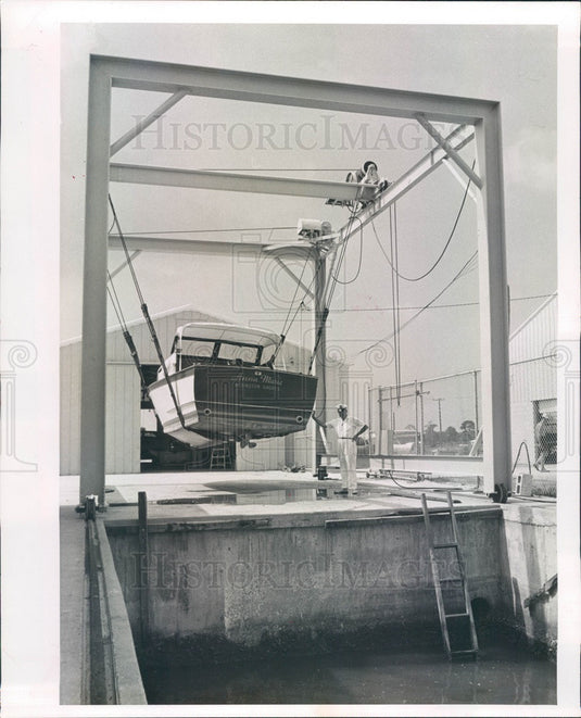1963 St. Petersburg Florida Kellogg's Madeira Marina Boat Hoist Press Photo - Historic Images