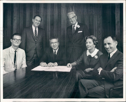 1967 Denver, Colorado Fashion Bar Stores Founder Jack Levy Press Photo - Historic Images