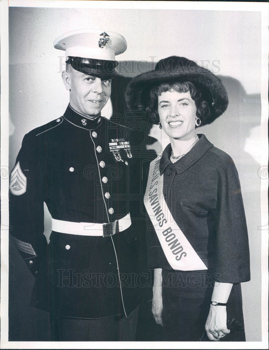 1964 Lakewood, CO USMC Sgt Burrel Whitworth & Mrs. US Savings Bonds Press Photo - Historic Images