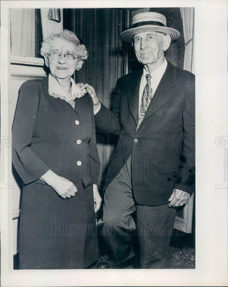 1945 Grand Haven, Michigan Mr. &amp; Mrs. James Welch 70th Anniversary Press Photo - Historic Images