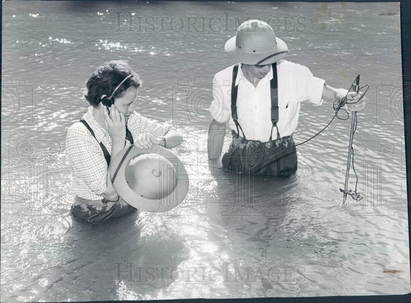 1950 Scientists Using Speedometer to Measure River Flow Rate Press Pho ...