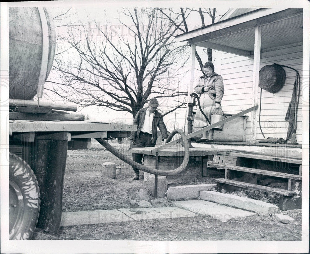 1953 Weston, Michigan Water Delivered to Well Press Photo - Historic Images