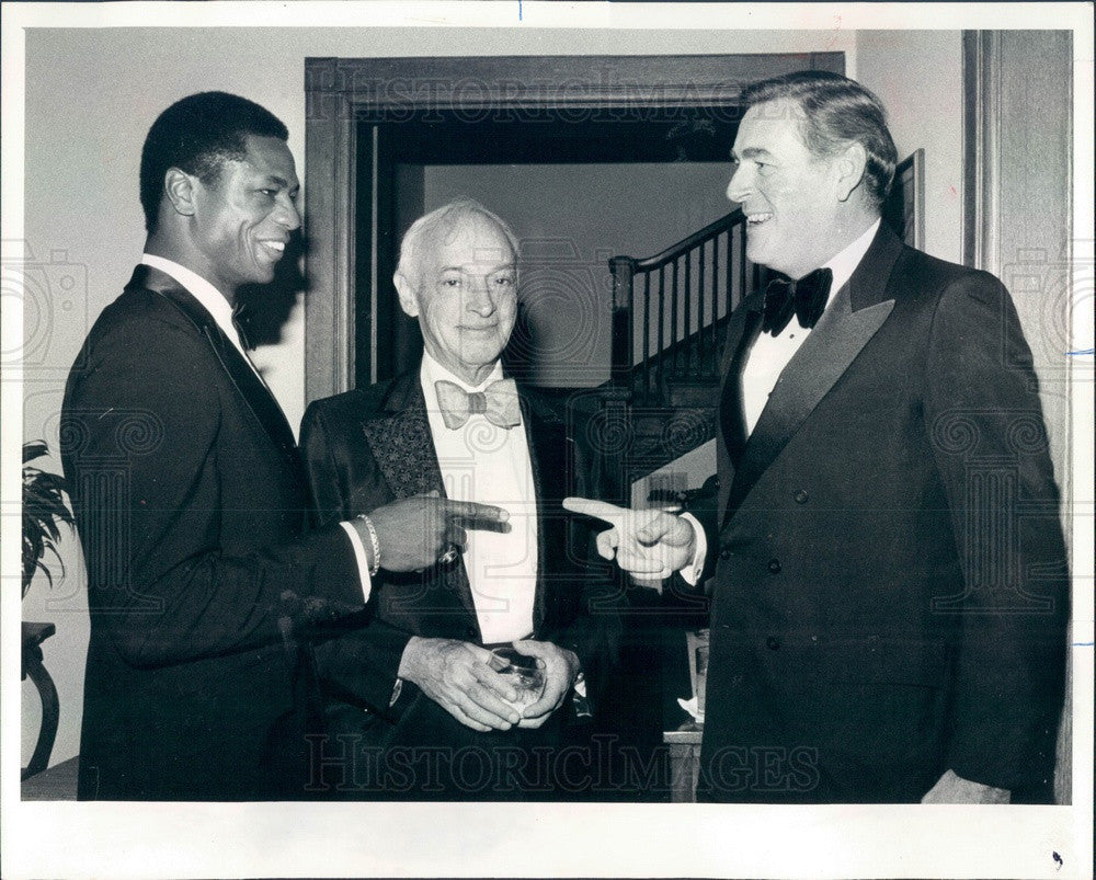 1980 Nobel Prize Winning Author Saul Bellow, NBC Pres R. Mulholand Press Photo - Historic Images