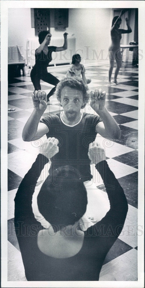 1977 Fencing Master & Mime Claude Caux Press Photo - Historic Images