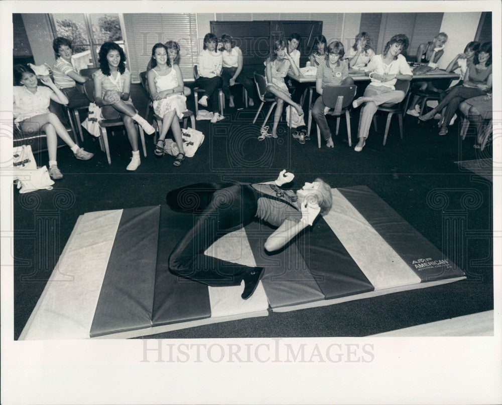 1983 St. Petersburg FL Eckerd College Language Dept Mime Amy Welty Press Photo - Historic Images