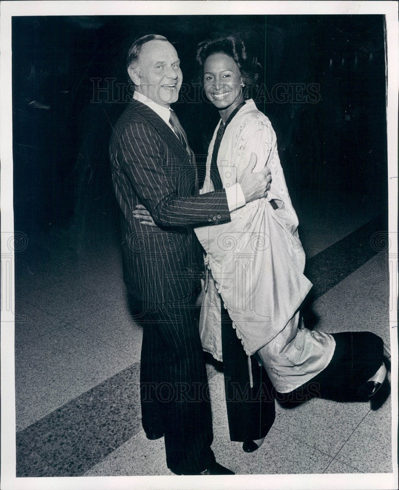 1976 Fashion Designer Bill Blass &amp; Dori Wilson in Chicago, IL Press Photo - Historic Images