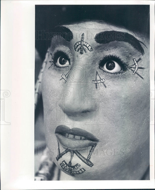 1976 FL Suncoast Archaeological Society Indian Artifacts Exhibit Press Photo - Historic Images