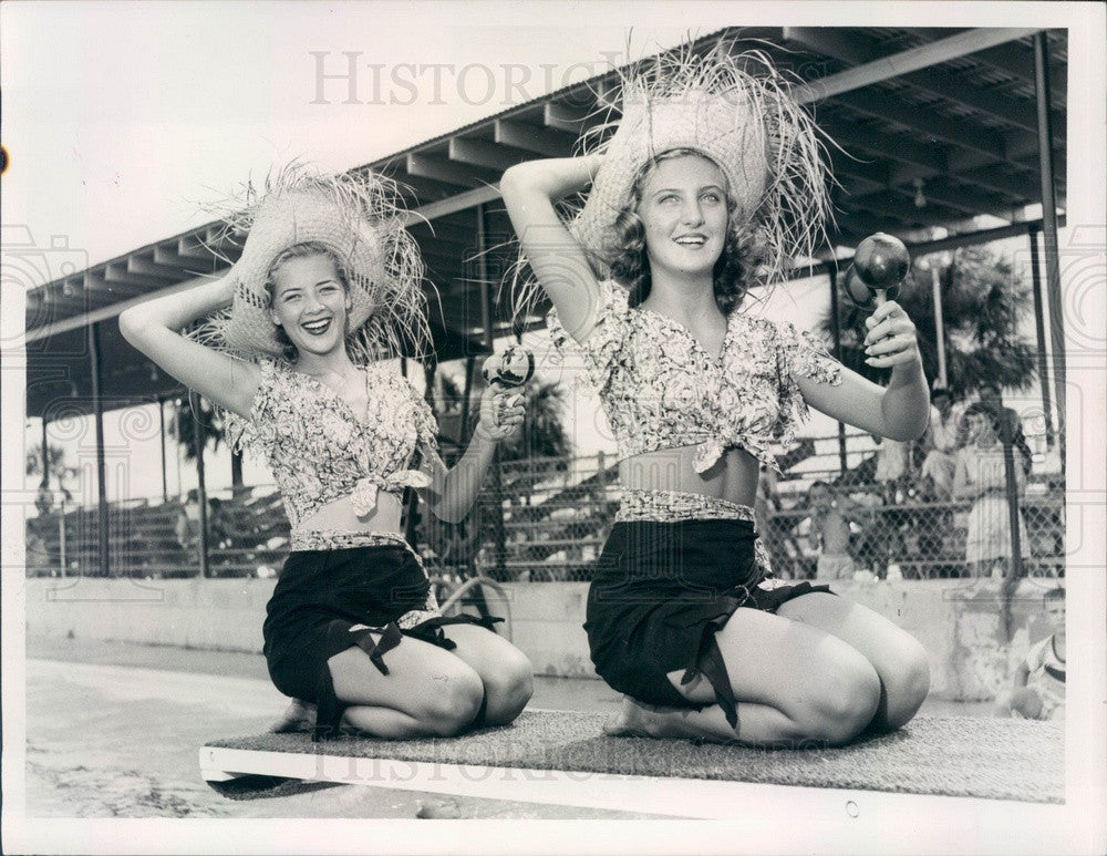 1957 St. Petersburg Florida Synchronized Swimmers The Aquabelles Press Photo - Historic Images
