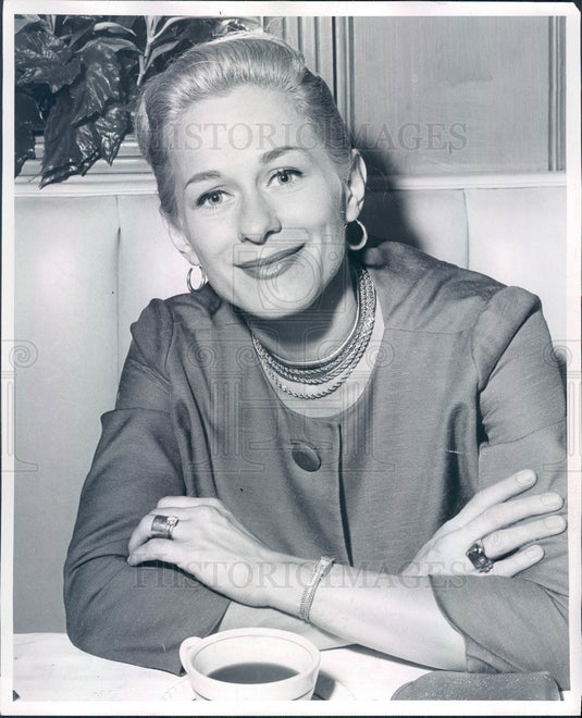 1960 Actress & Animal Activist Gretchen Wyler Press Photo - Historic Images