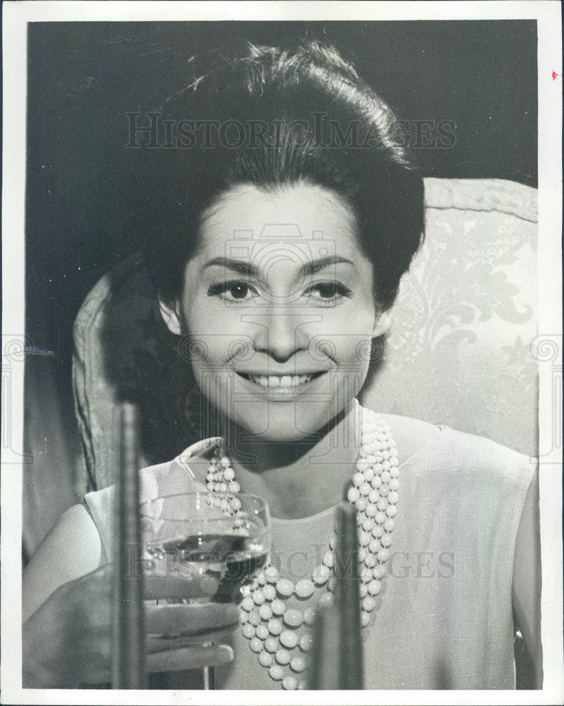 1965 Singer &amp; Actress Carol Lawrence Press Photo - Historic Images