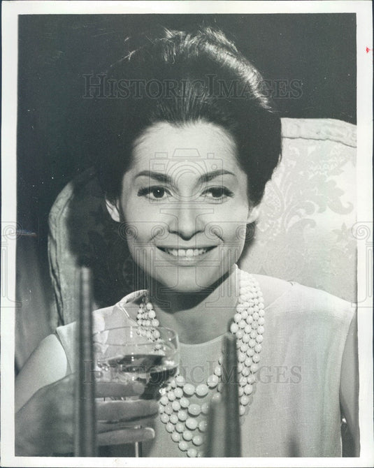 1965 Singer & Actress Carol Lawrence Press Photo - Historic Images