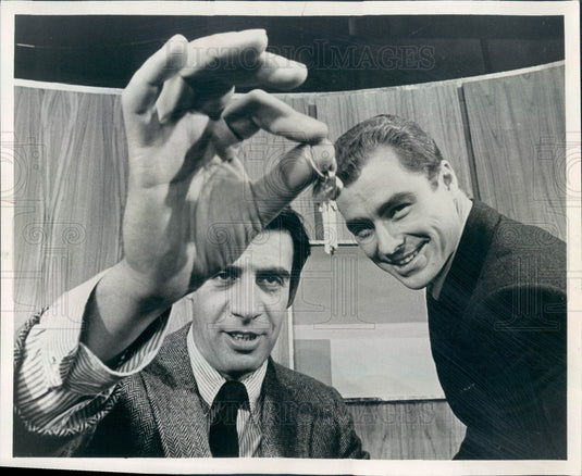 1969 Actors Jerry Orbach & Edward Winter Press Photo - Historic Images
