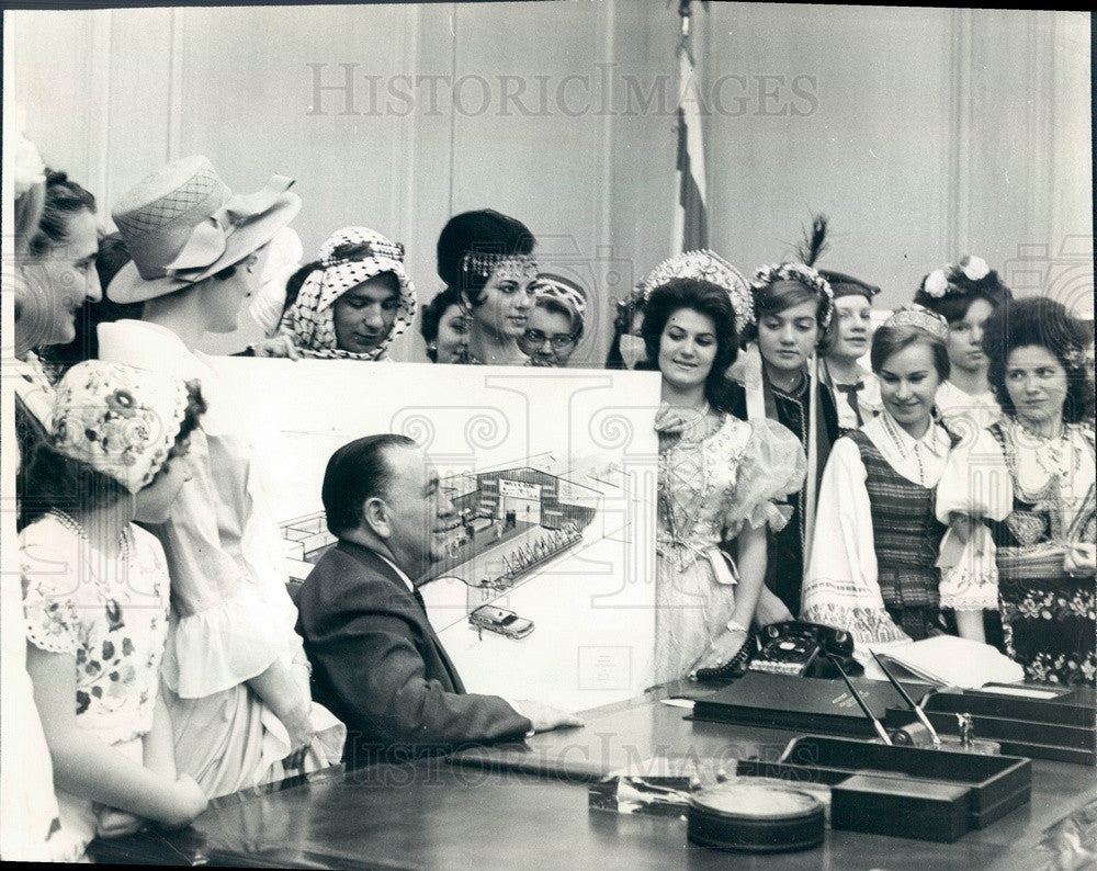 1963 Chicago, Illinois Holiday Folk Fair, Mayor Daley &amp; Delegates Press Photo - Historic Images