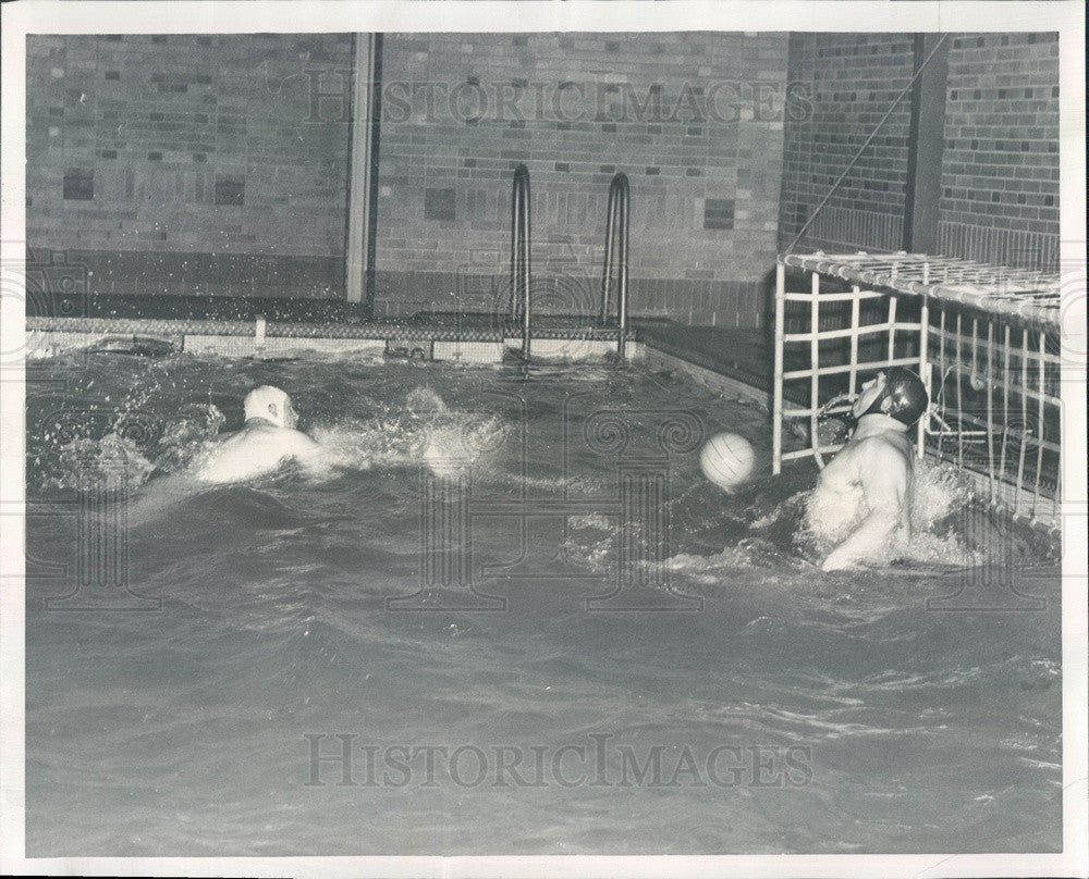1959 Chicago, Illinois Athletic Club Water Polo Team Press Photo - Historic Images