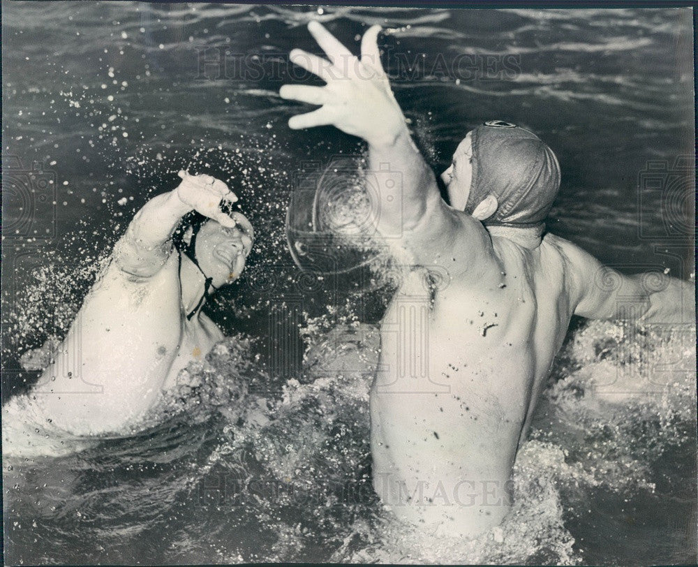 1948 Chicago, Illinois Athletic Club Water Polo Team Press Photo - Historic Images